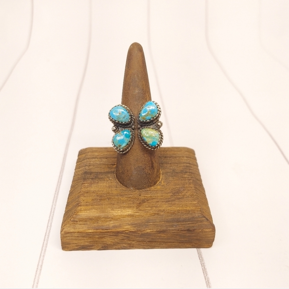 Beautiful Turquoise Ring - Picture 2 of 12